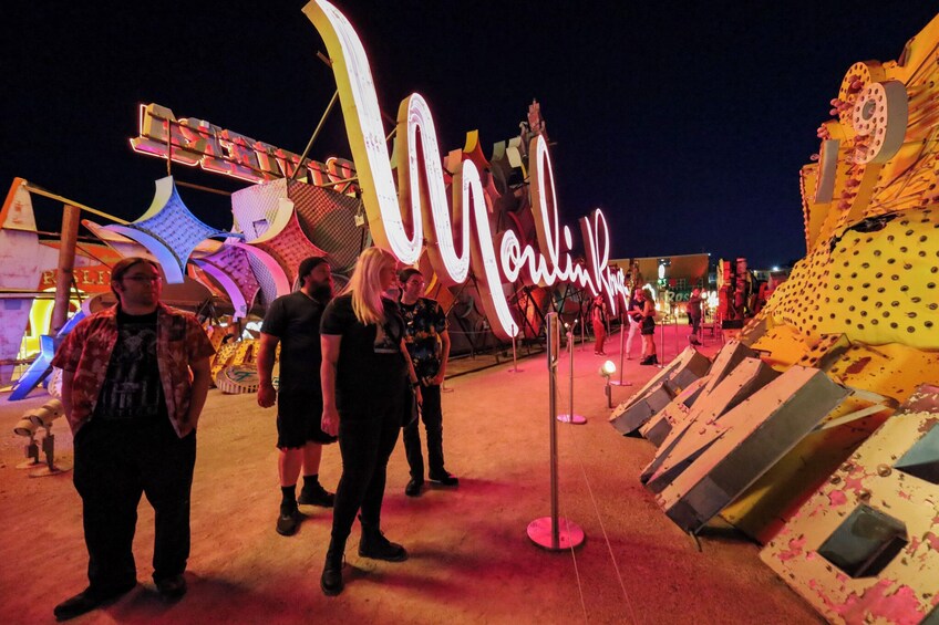 Las Vegas Neon Museum & Big Bus Night Tour