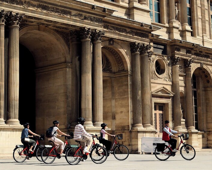 Private guided bike tour of Paris
