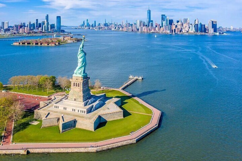 Private Statue of Liberty and Ellis Island Tour and Ferry