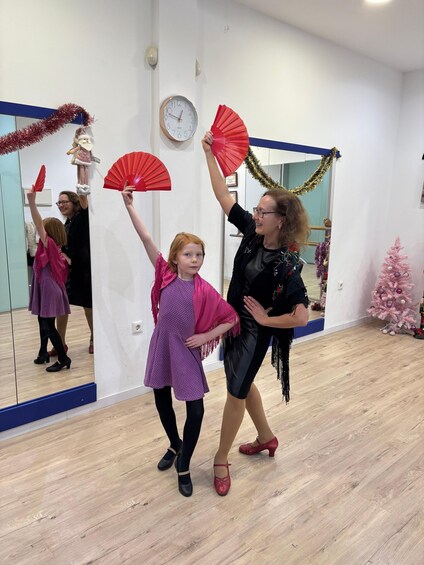 Picture 10 for Activity 45 minutes flamenco dance class for family in Málaga