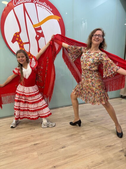 Picture 12 for Activity 45 minutes flamenco dance class for family in Málaga