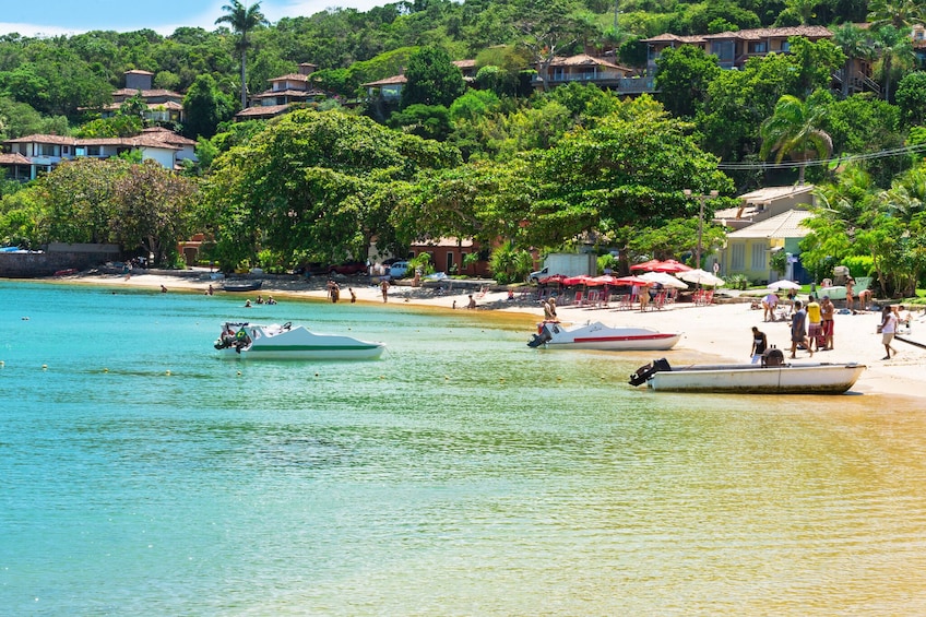 Full Day in Búzios with Catamaran Boat Tour and Lunch