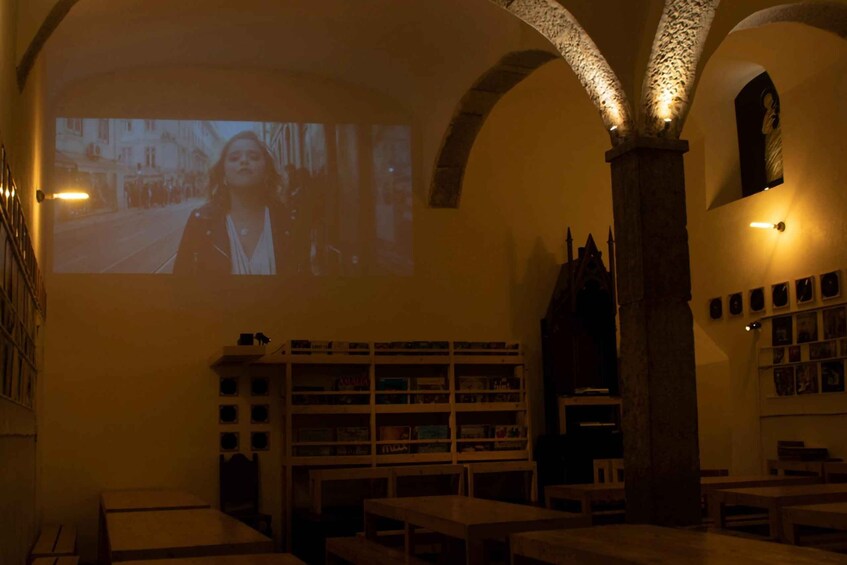 Picture 6 for Activity Lisbon: Fado Night with Dinner in ancient Fado House