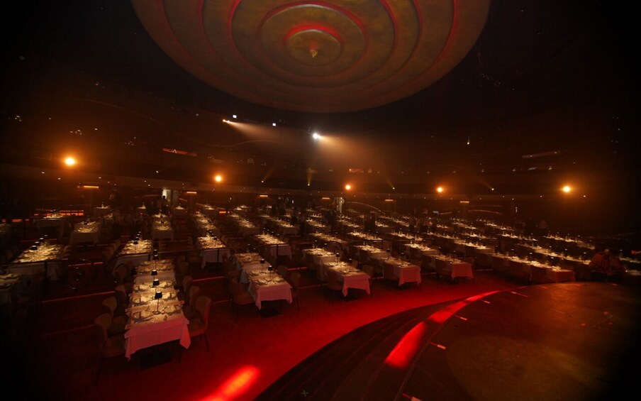 By Night Tour: Roxy Dinner Show with Transfer