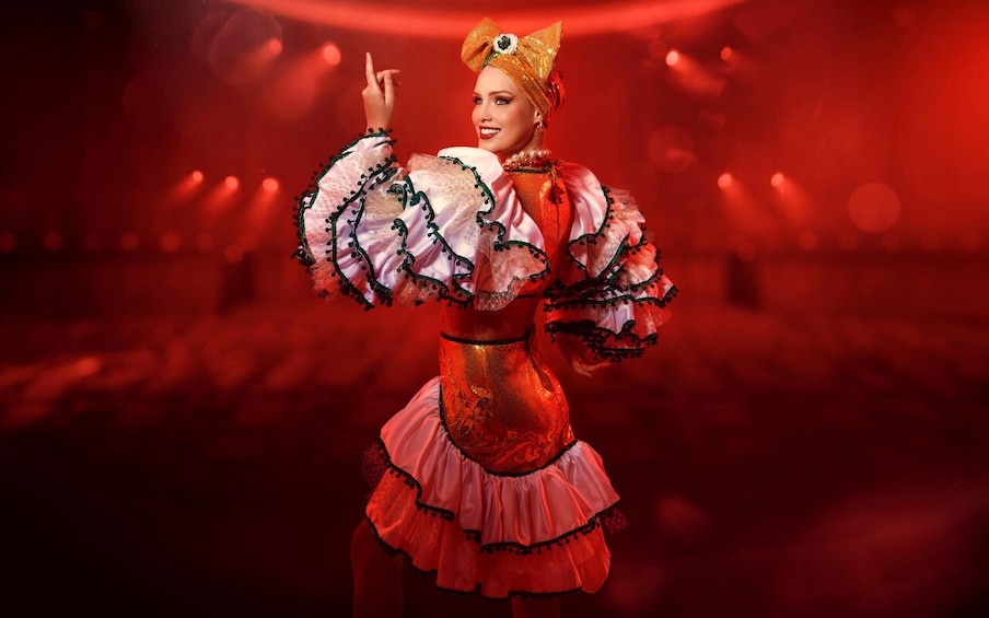 By Night Tour: Roxy Dinner Show with Transfer