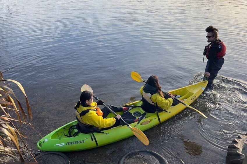 Twilight Kayak Glowworm Tour with Stargazing