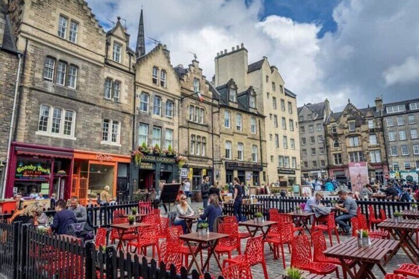 Edinburgh Self Guided City Walking Tour with Audio Guide