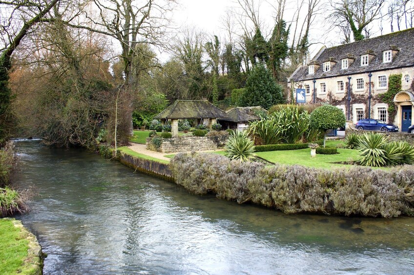 Oxford Cotswold and Warwick Castle Private Tour with Admission