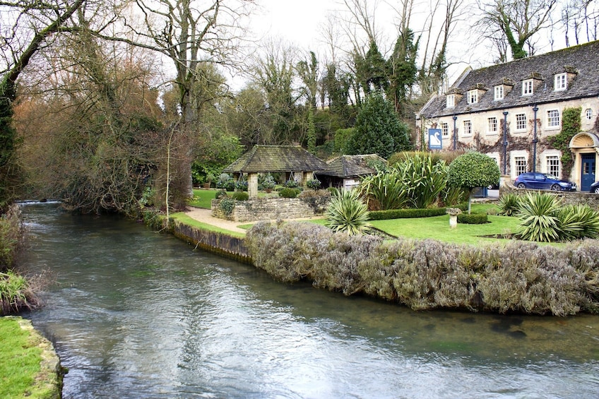 Oxford Cotswold and Warwick Castle Private Tour with Admission