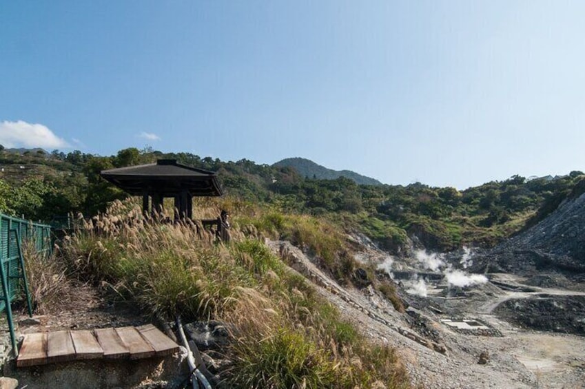 Yangmingshan Half Day Tour in Taipei