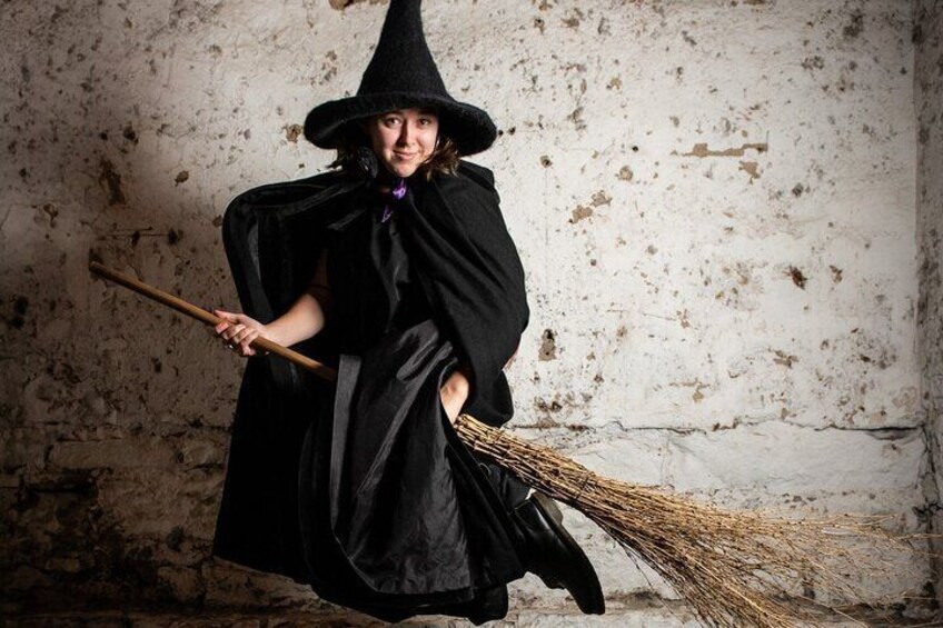 Edinburgh Witches Old Town Walking Tour & Underground Vault