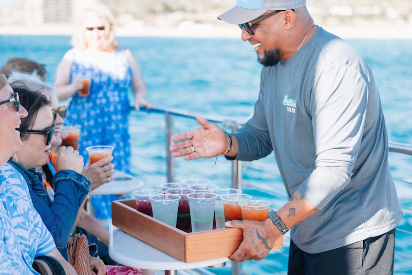 Ka'anapali: Sunset Cocktail Sail w/ Open Bar - Beach Loading Catamaran