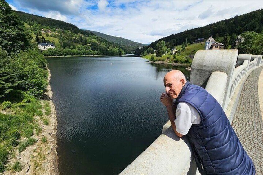 Senior tourists at the Splyndruv Mlyn water reserve