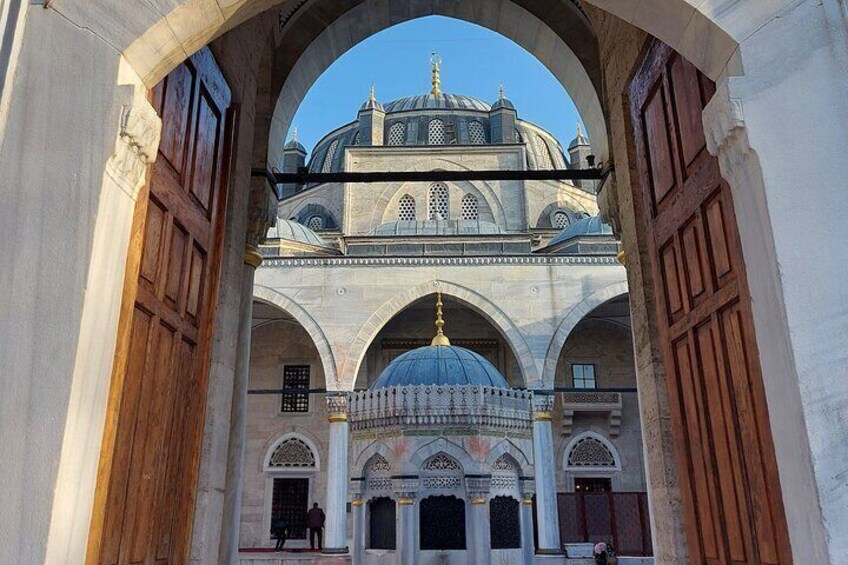 Istanbul Classics and Highlights! Blue Mosque, Hagia Sofia, Topkapi and more! 