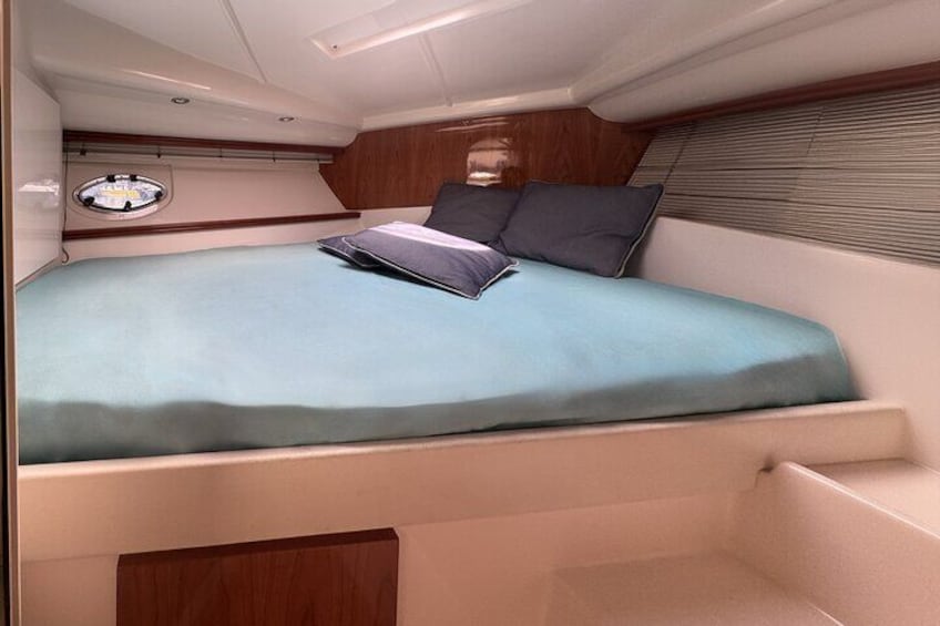 Pershing 37