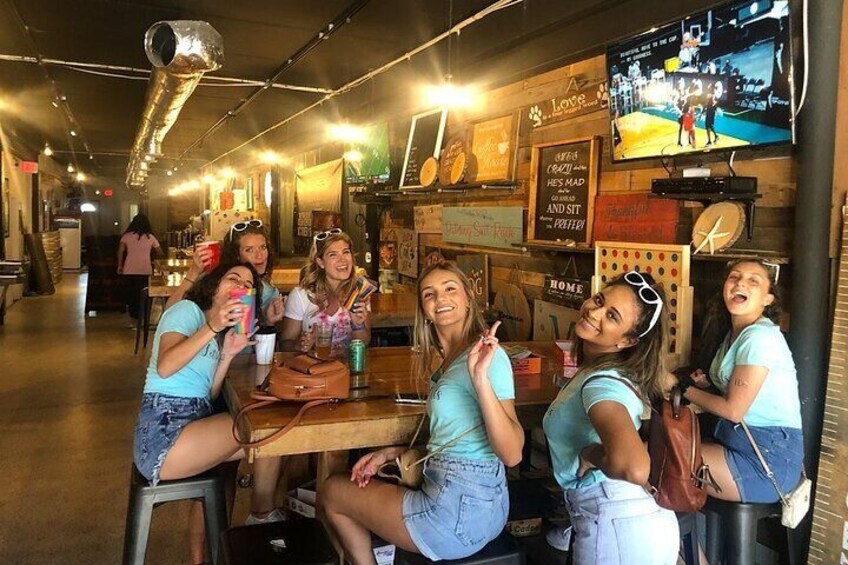 Party Bus Dive Bar Bus Crawl l