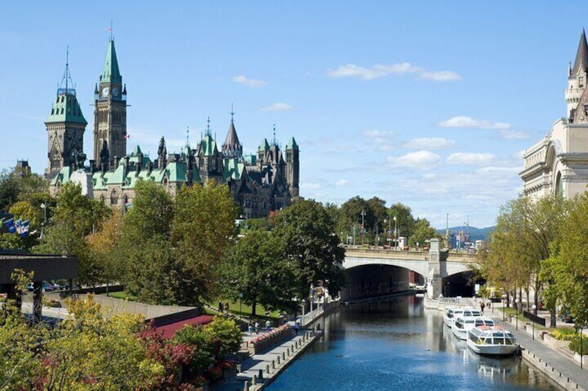 Discover Ottawa with a Local Guide Private Walking Tour