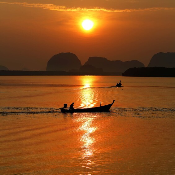 Twiligth Sea Canoe