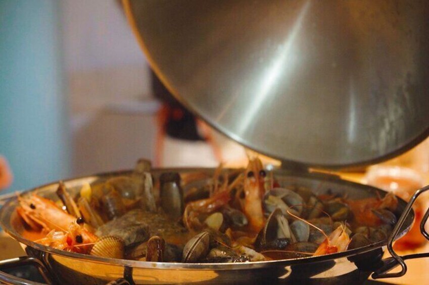 Cataplana for All: From kitchen to the table