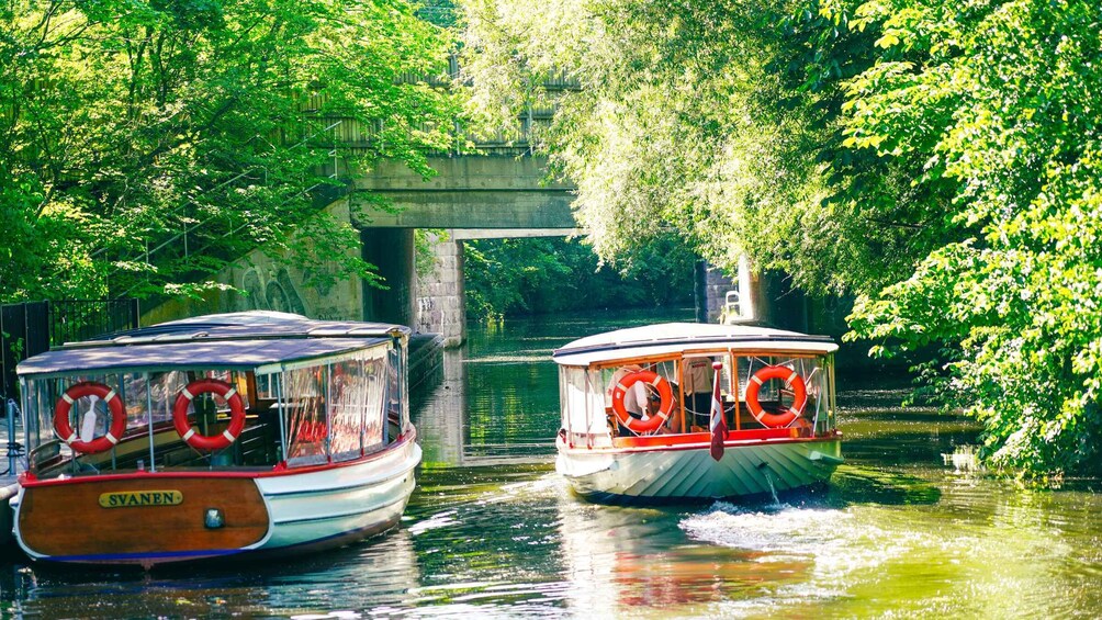 Picture 2 for Activity Lyngby & Bagsværd Lake: Baadfarten Boat Ride