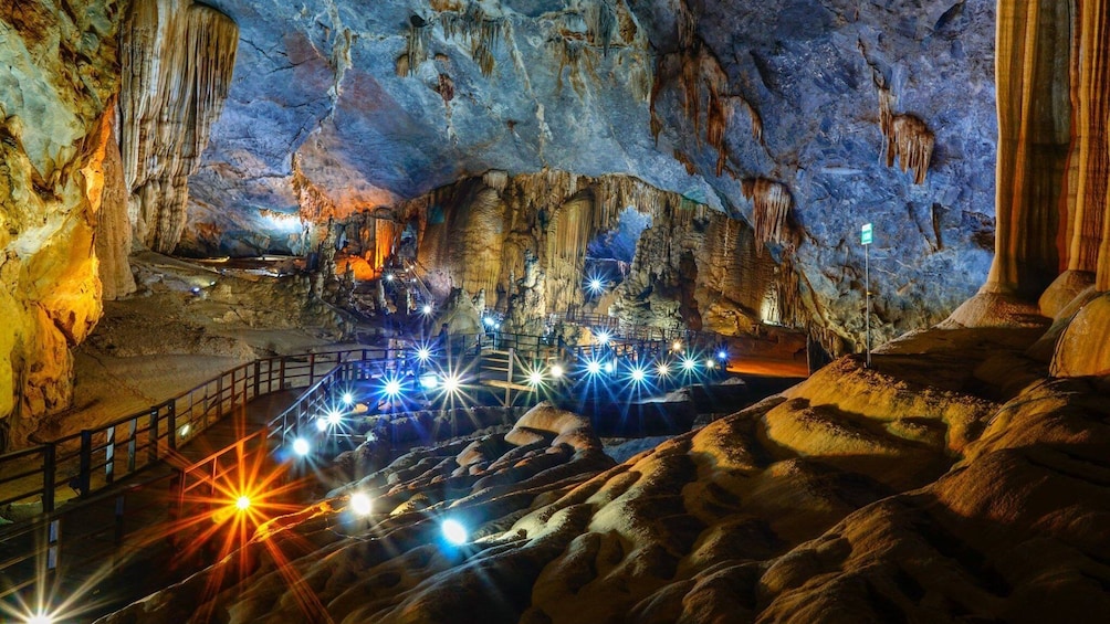 Vietnam: Paradise Cave in Quang Binh