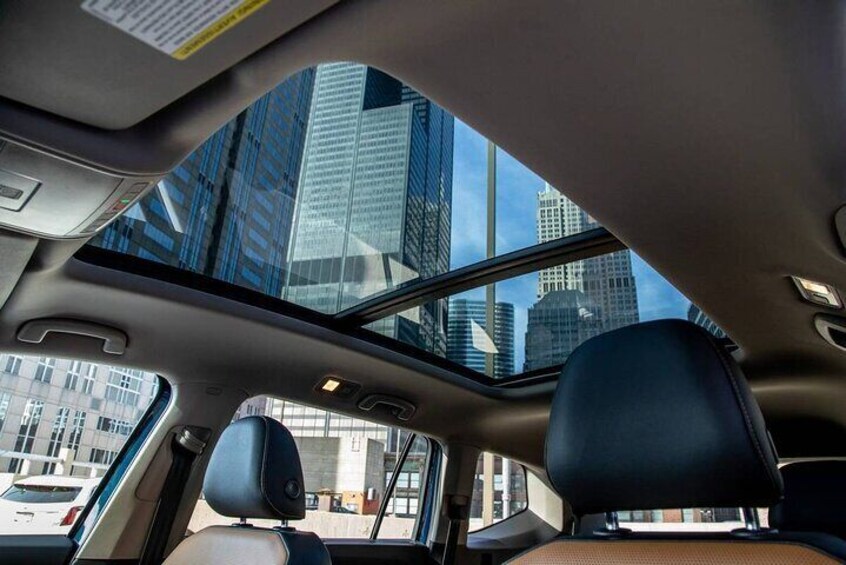 Large Pano Sunroof for all around city views 