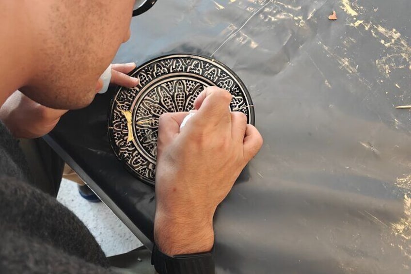 Modern Kintsugi Workshop with Moroccan Ceramics