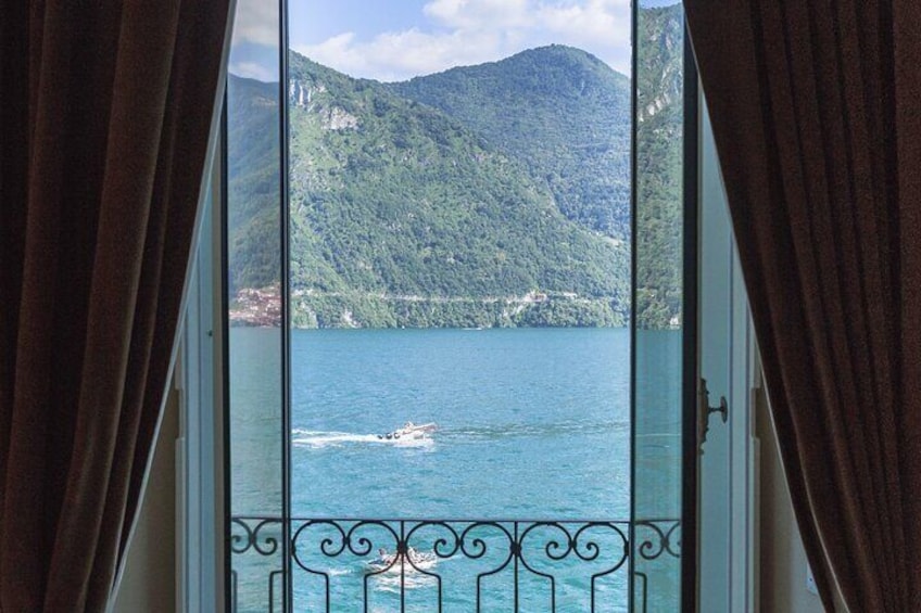 Lake Como Villa Del Balbianello with Public Boat