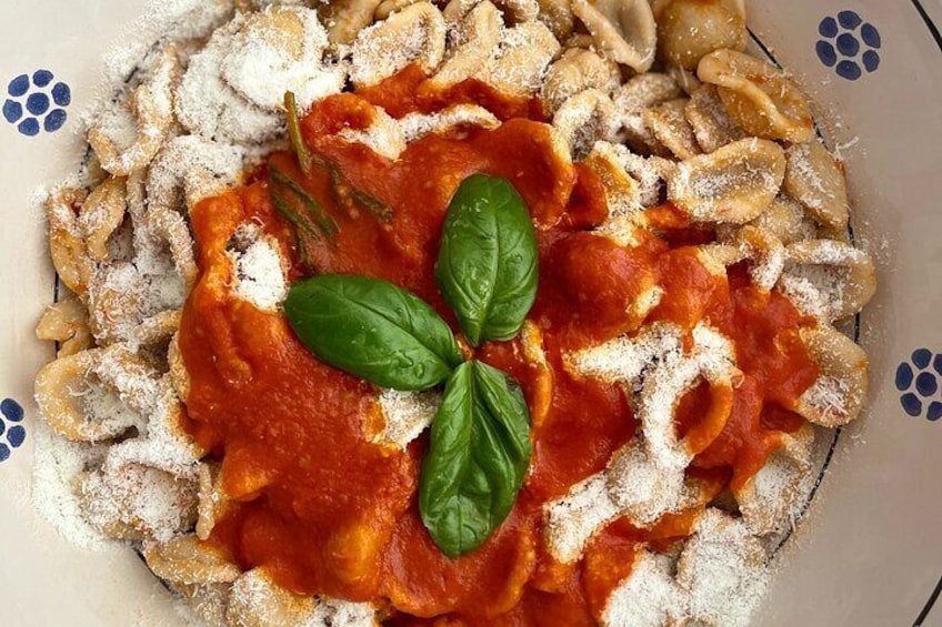 Discovering orecchiette. Apulian tradition and taste