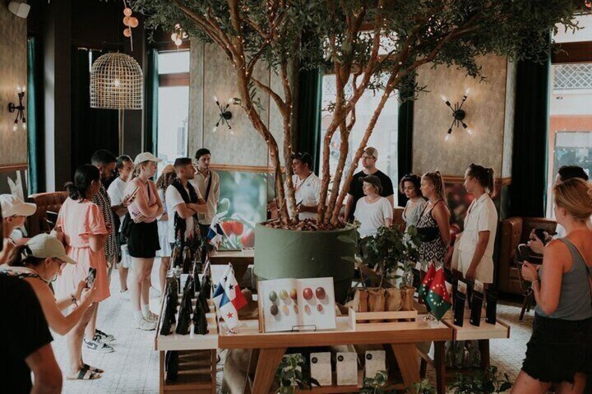 A unique experience in Panama that captures all the senses. Enjoy Geisha coffee at its finest, surrounded by an exclusive and flavorful atmosphere. #GeishaExperience #Author's Coffee