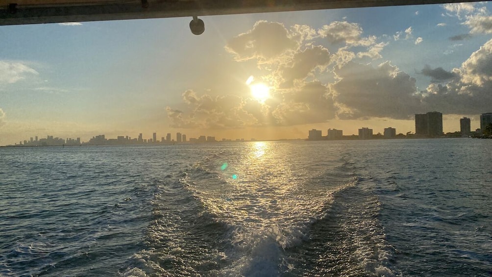 JetSki One Hour with Free Pontoon Sightseeing Tour of South Beach