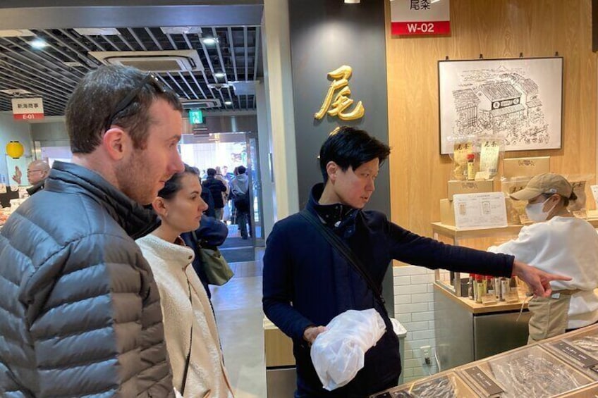Guided Tsukiji’s Local Food Tour