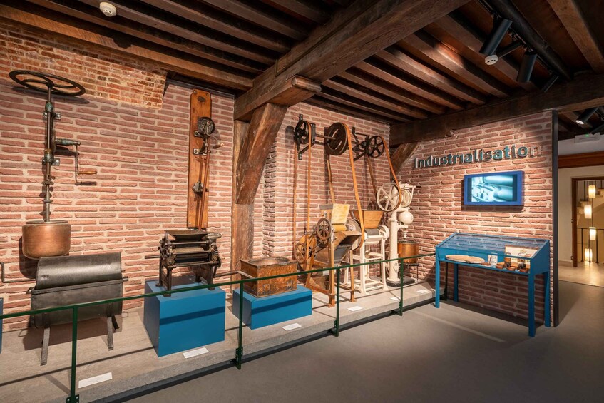 Picture 10 for Activity Bruges: Choco-Story Chocolate Museum Tour