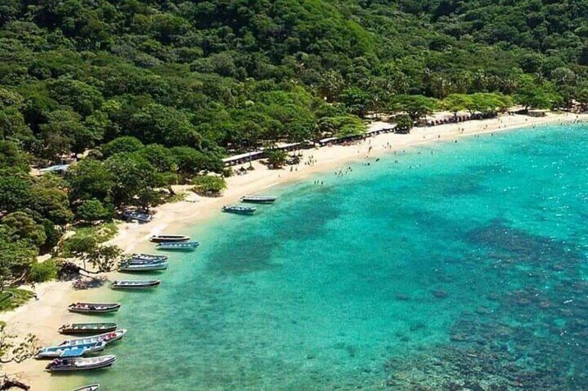 Full Day Tour in Playa Cristal and Tayrona Park with Pickup