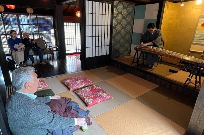 Koto performance