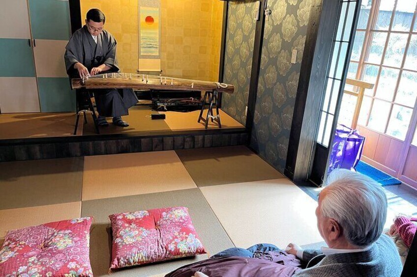 Koto performance