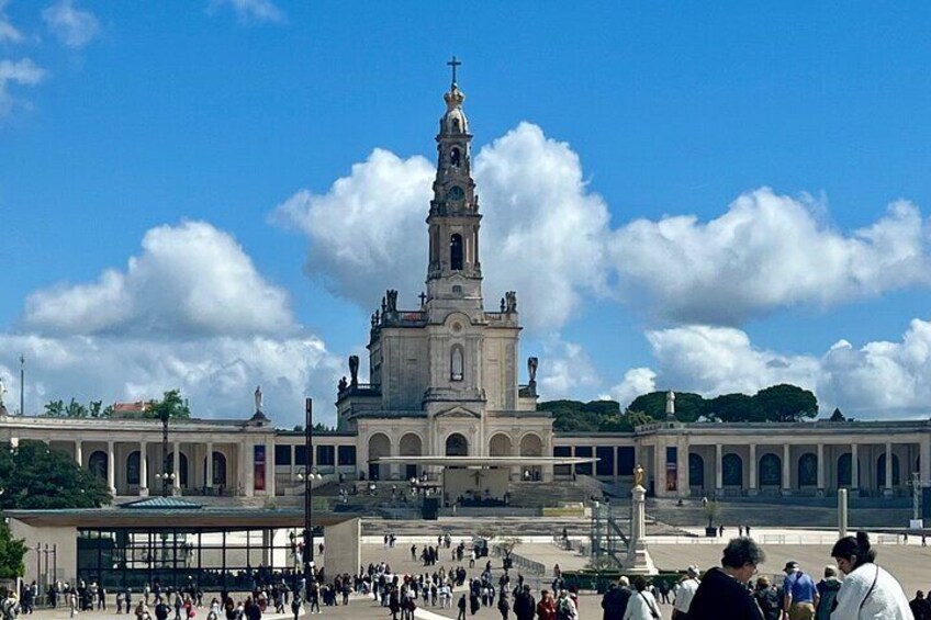 Lisbon Small Group Guided Day Tour to Fatima Nazare and Obidos
