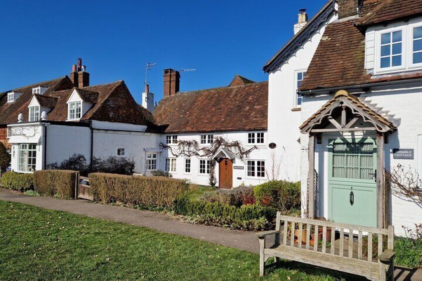 Quaint English cottages to wander past.