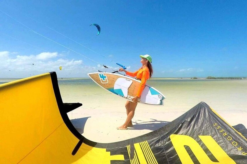 Picture 1 for Activity Hotbox: Kitesurfing Lessons Private Course (6 hours)