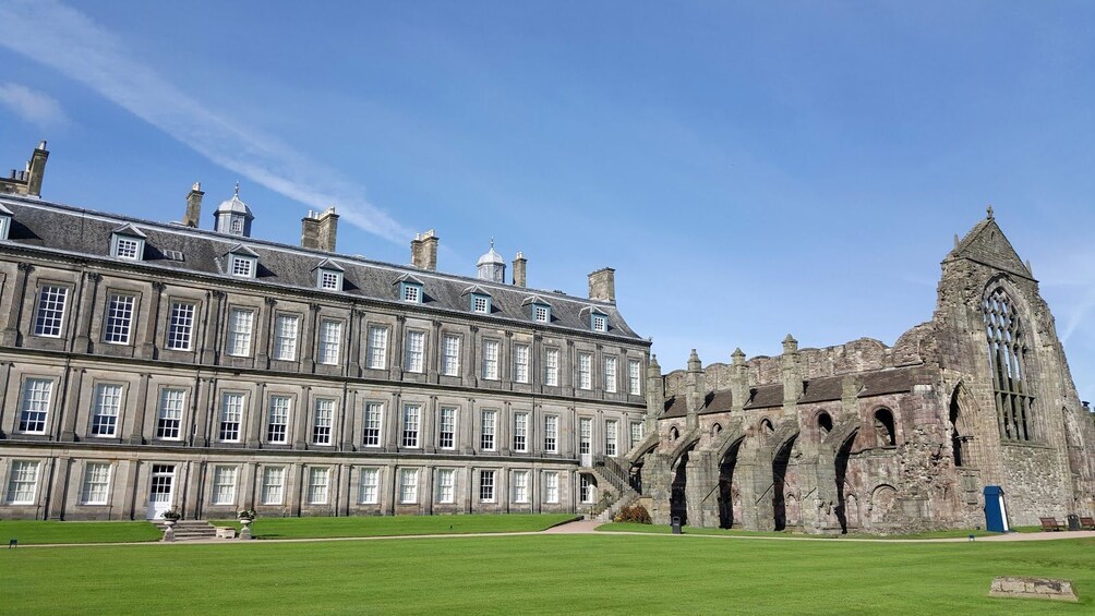Edinburgh: Historical Exploration with The King's Gallery Ticket