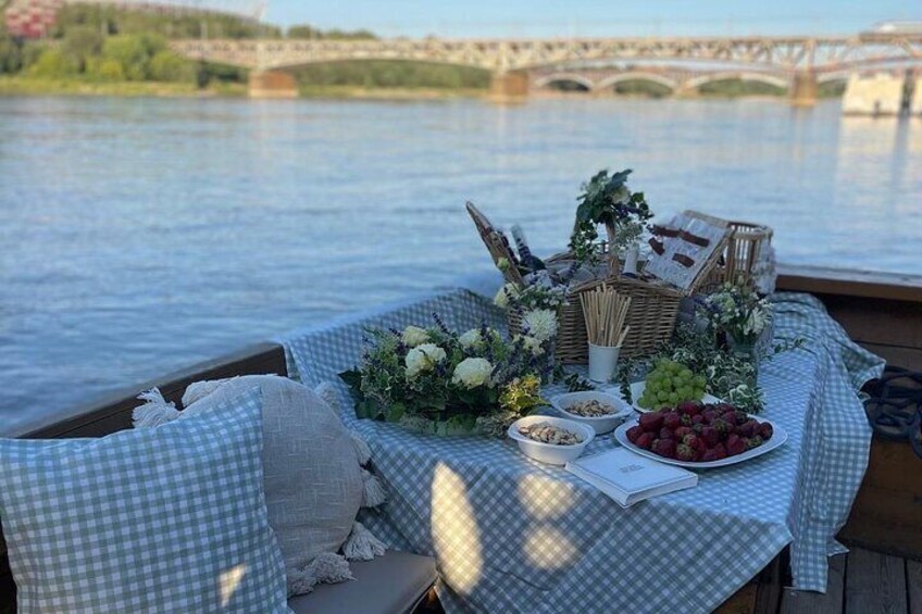 Warsaw Vistula River Evening Cruise with Welcome Drink