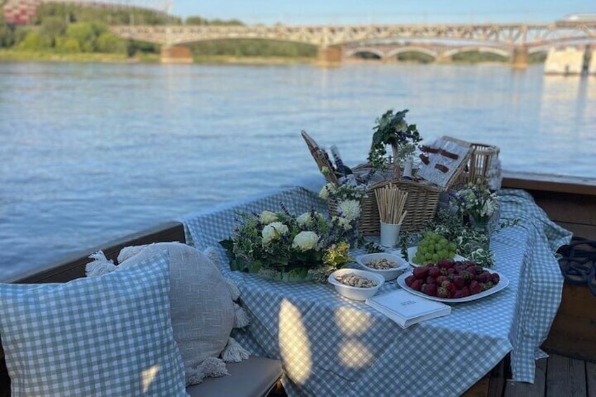 Warsaw Vistula River Evening Cruise with Welcome Drink