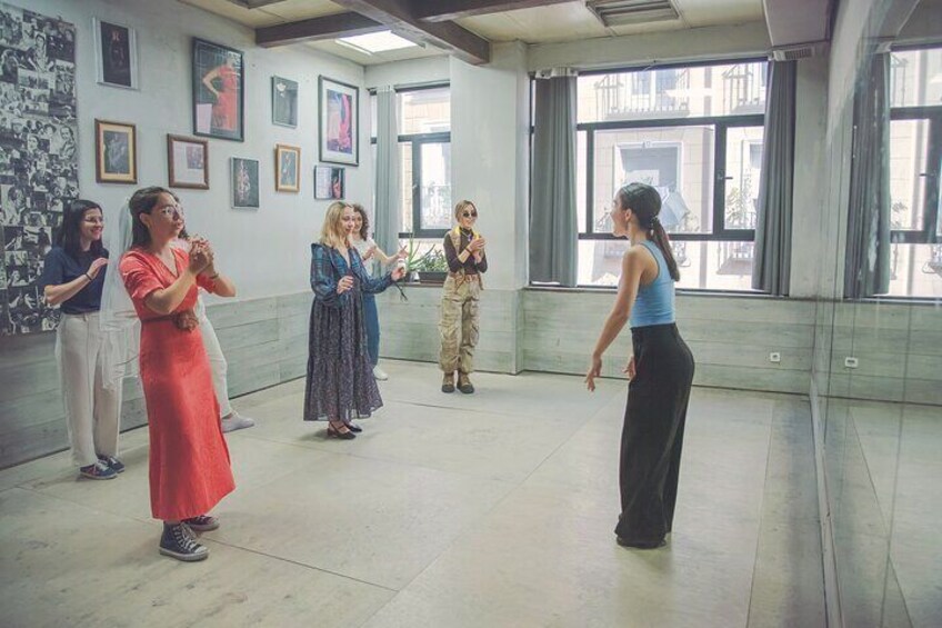 1 Hour Private Flamenco Class Experience in Malaga