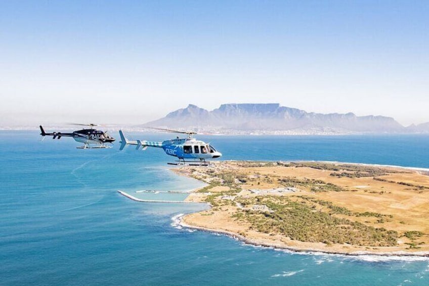 Private Helicopter Tour to Robben Island with Guided Tour