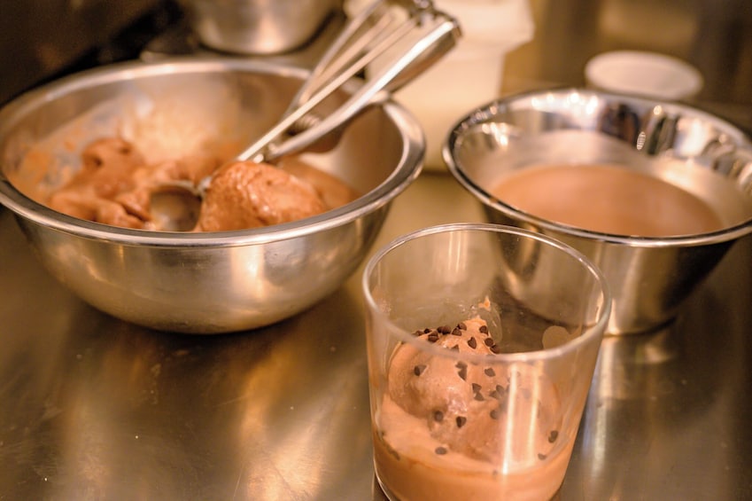 Small Group Pizza & Gelato Making Class With Unlimited Wine
