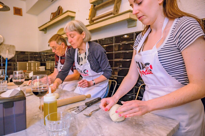 Small Group Pizza & Gelato Making Class With Unlimited Wine