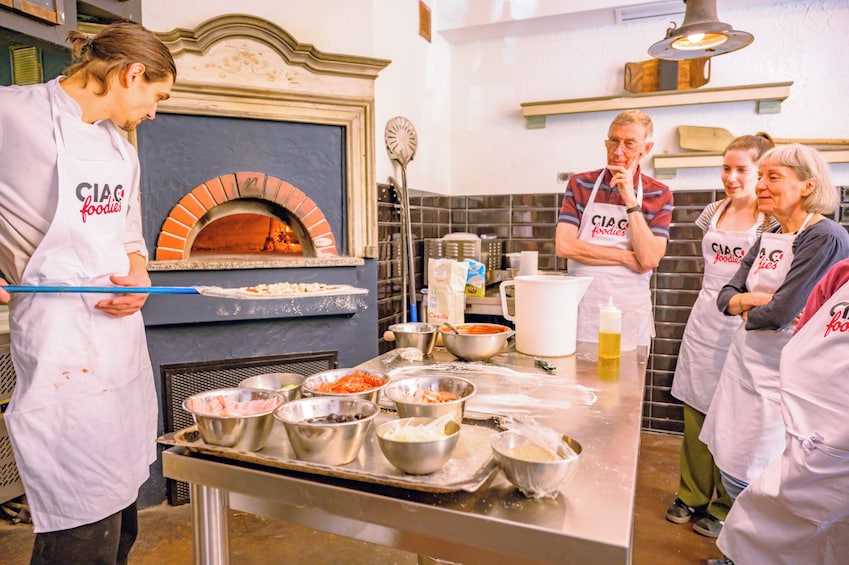 Small Group Pizza & Gelato Making Class With Unlimited Wine