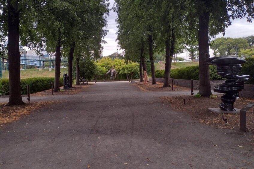 Self Guided Minneapolis Sculpture Garden Walking Tour 