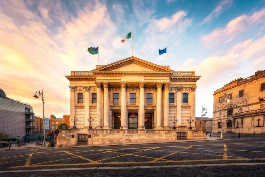 Dublin: City Walk with Audio Guide in 7 Languages on Phone