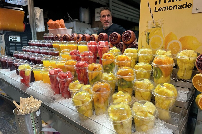 Tel Aviv: Carmel Market and Neighborhood Guided Walking Tour 